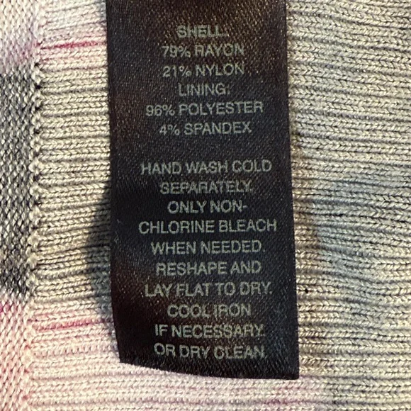 WHBM 3/4 sleeve sweater in perfect condition - Picture 5 of 5